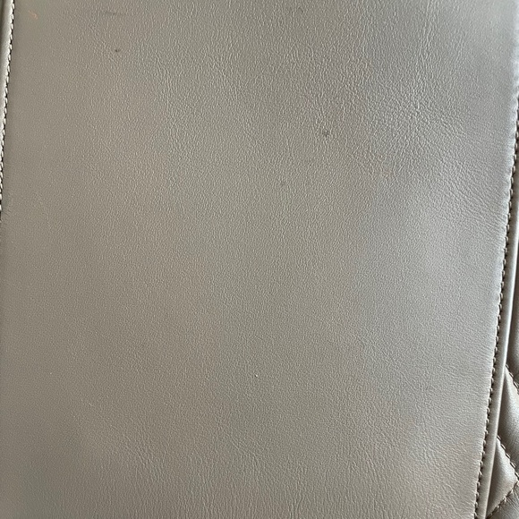 Gucci Marmont Matelasse Leather Tote - Picture 8 of 13